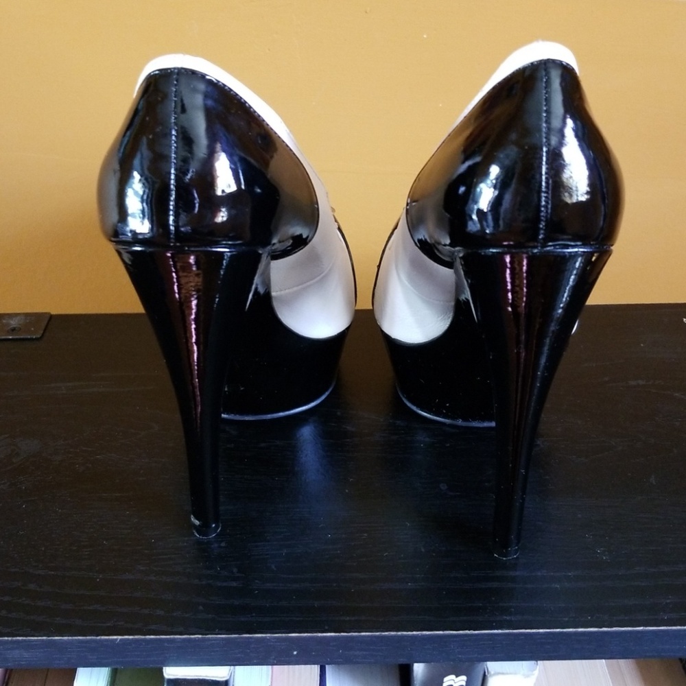 Heels - Picture 3 of 3